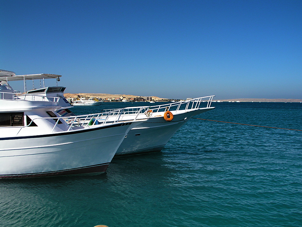 Boote am Strand in Hurghada