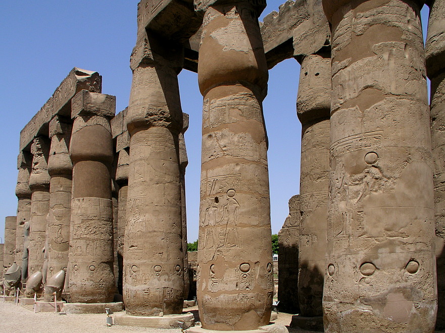 Hof Ramses II., Luxor