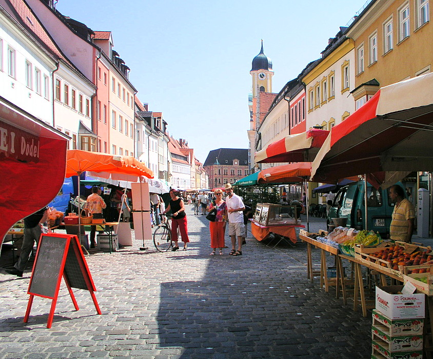 Markt auf der Kaiser-Max-Straße