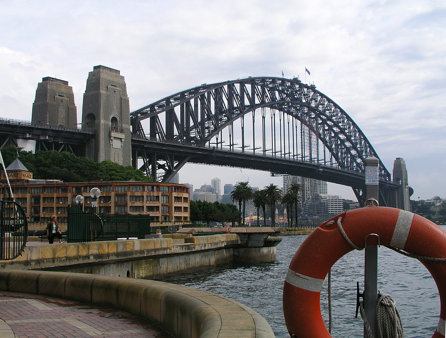 Harbour Bridge und Hyatt-Hotel, Sydney