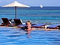 Fidschi. Relaxen im Swimmingpool bei 30 Grad Lufttemperatur