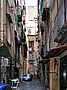 Seitengässchen in der Altstadt von Neapel