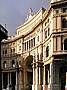 Neapel: Der pompöse Eingangsbereich zur Galleria Umberto